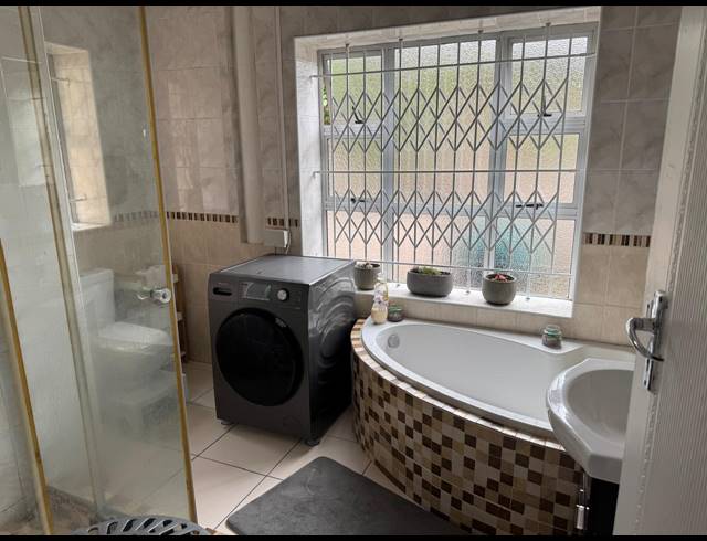 4 BEDROOM HOUSE FOR SALE IN NORTHDENE